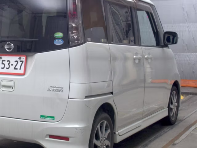 NISSAN ROOX