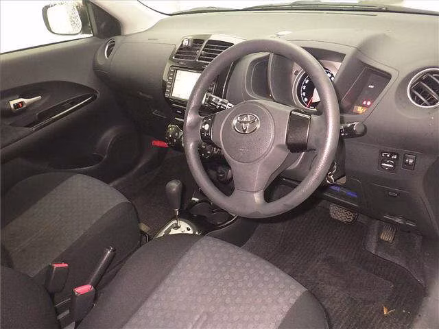 TOYOTA IST