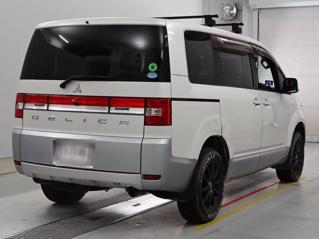 MITSUBISHI DELICA D:5