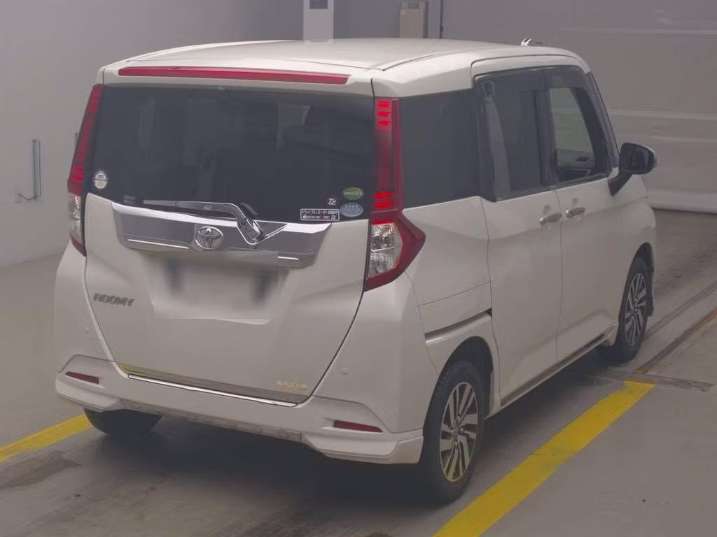TOYOTA ROOMY