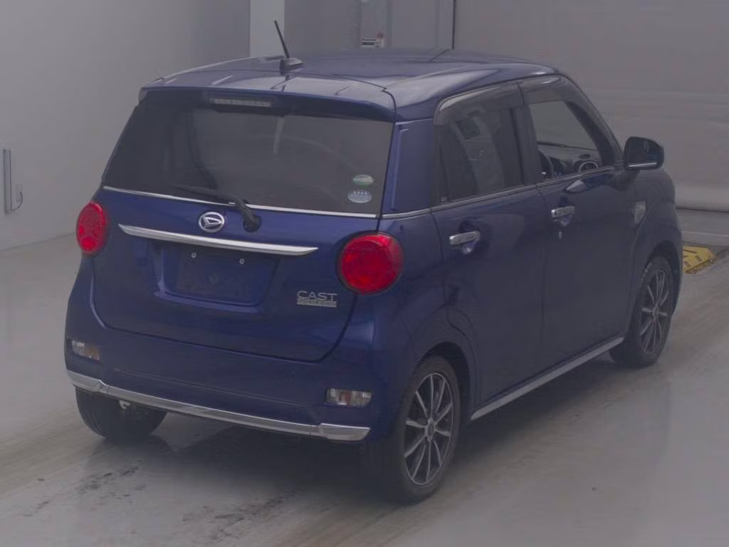DAIHATSU CAST