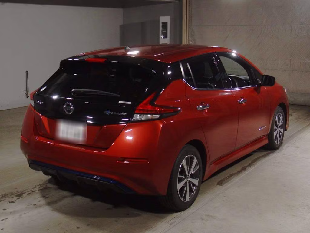NISSAN LEAF
