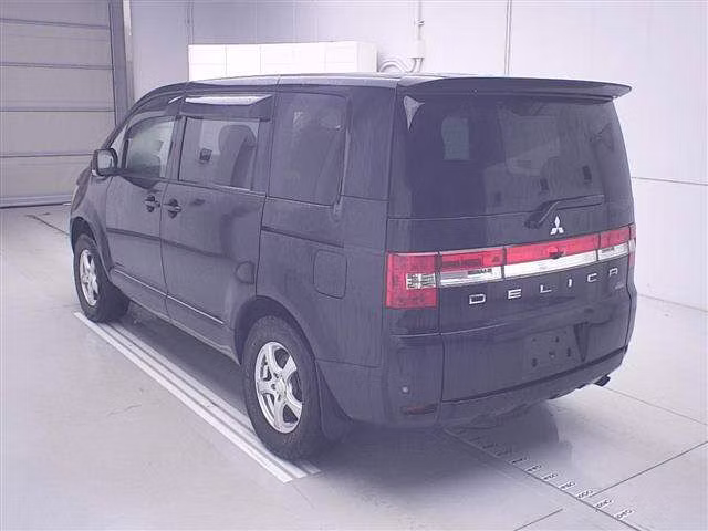 MITSUBISHI DELICA D:5