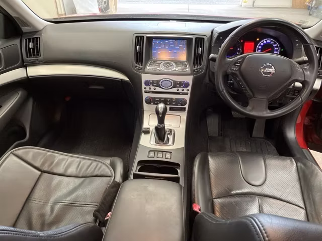 NISSAN SKYLINE