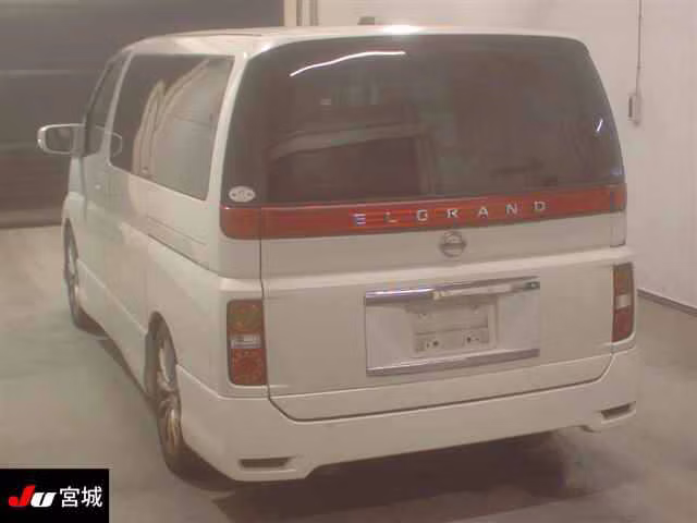 NISSAN ELGRAND