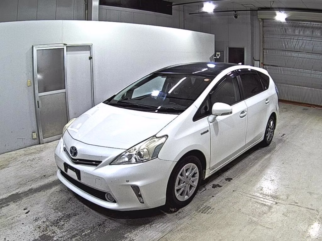 TOYOTA PRIUS ALPHA