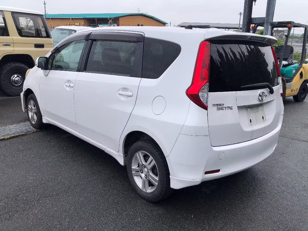 TOYOTA PASSO SETTE
