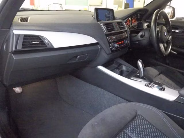 BMW 1-SERIES