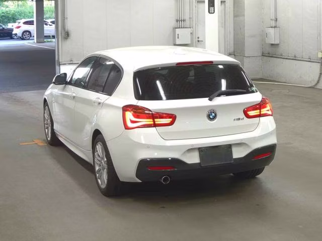 BMW 1-SERIES