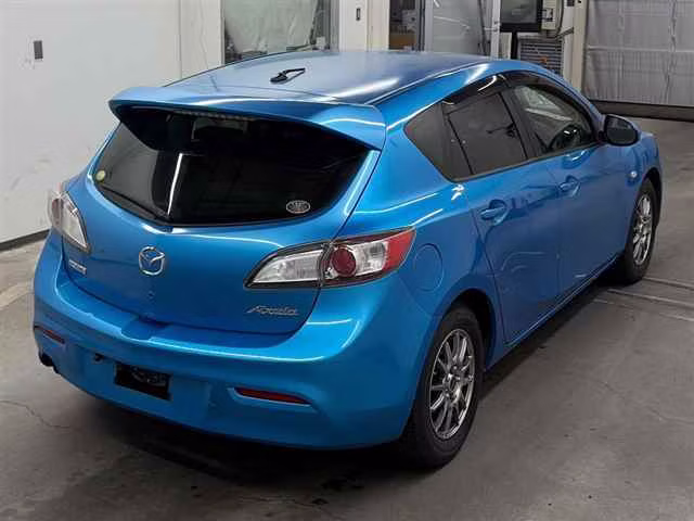 MAZDA AXELA