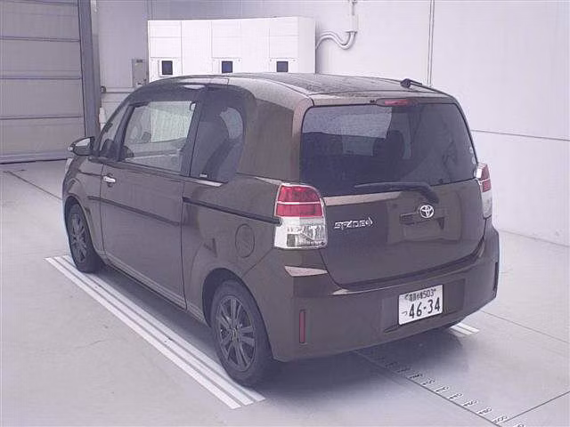 TOYOTA SPADE