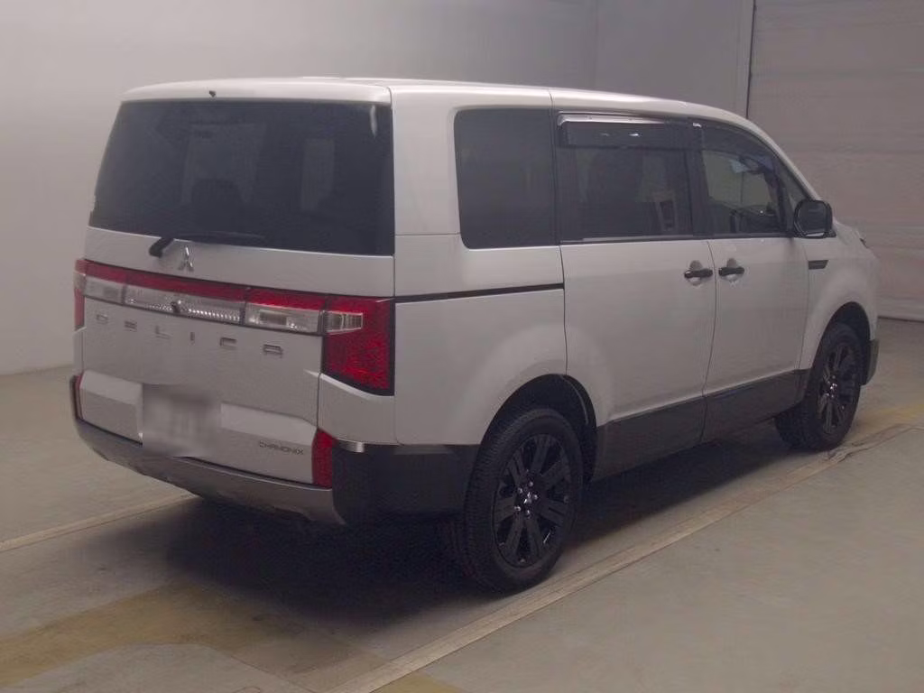 MITSUBISHI DELICA D:5