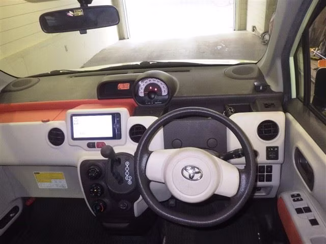 TOYOTA PORTE