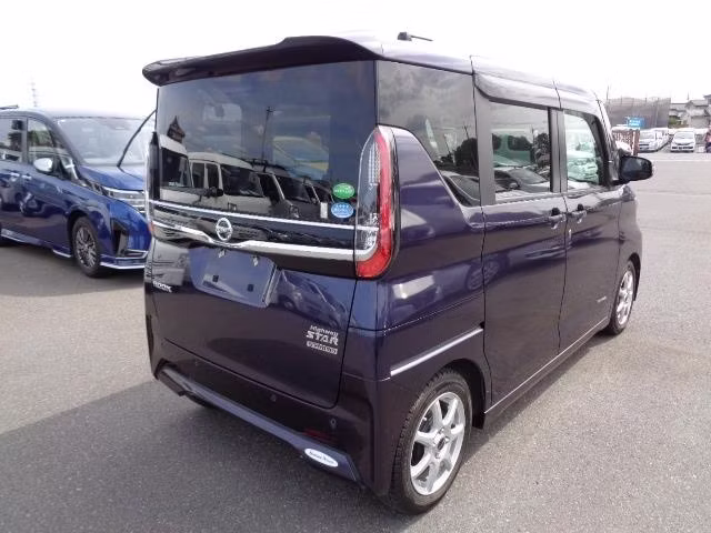 NISSAN ROOX