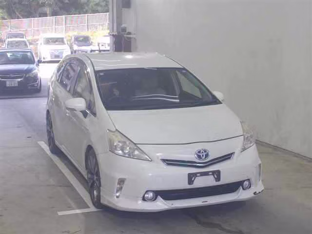 TOYOTA PRIUS ALPHA