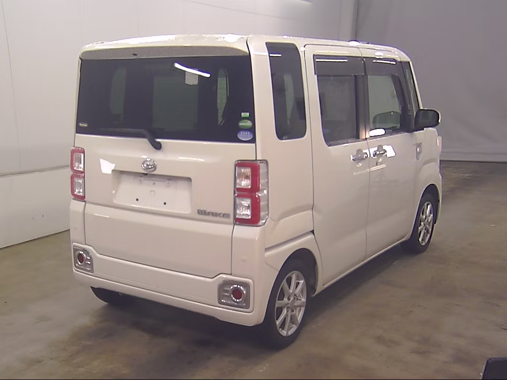 DAIHATSU WAKE