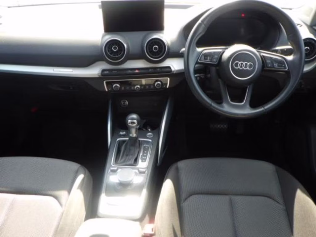 AUDI Q2