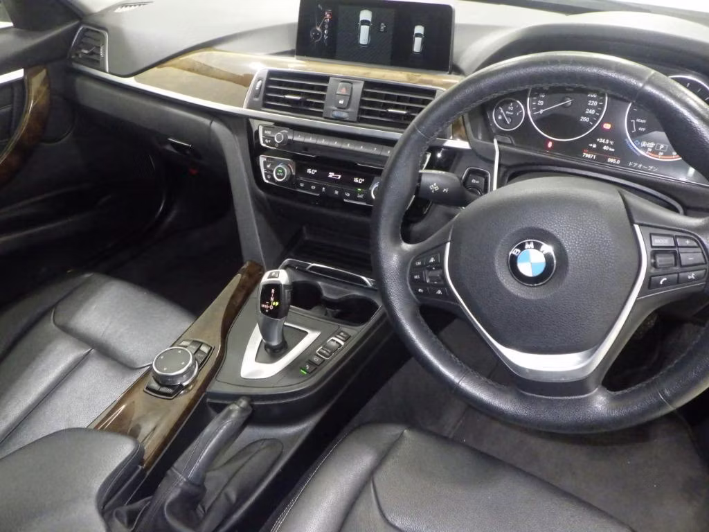 BMW 3-SERIES