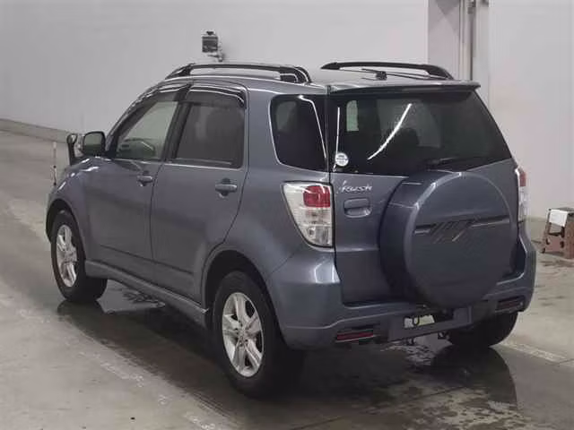 TOYOTA RUSH