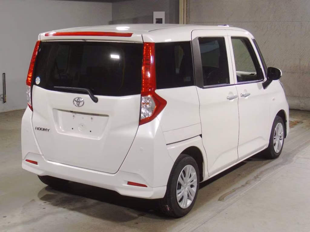 TOYOTA ROOMY