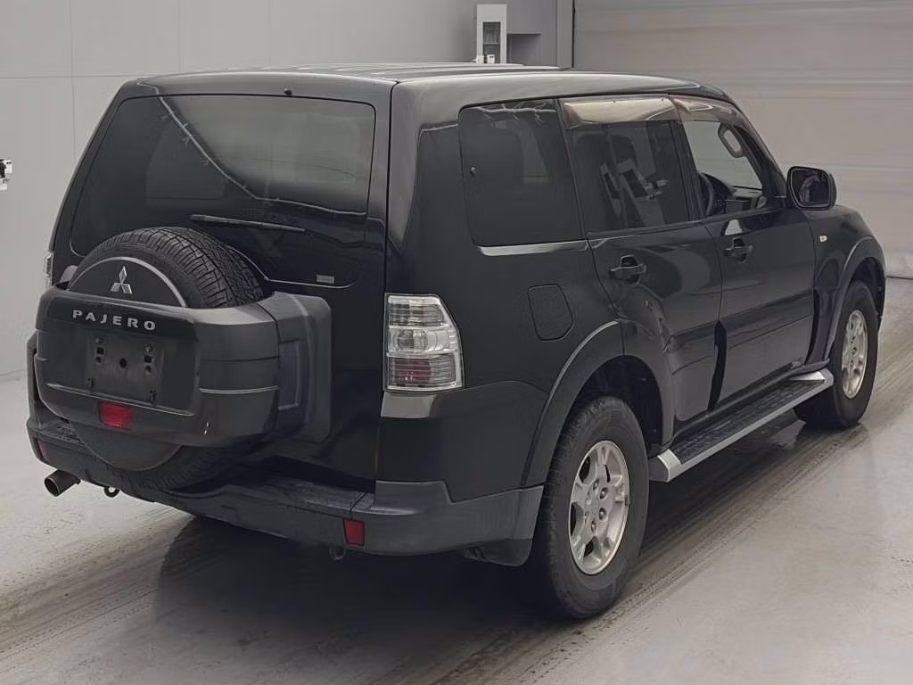 MITSUBISHI PAJERO