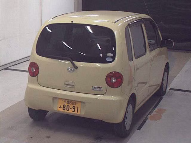 DAIHATSU MOVE LATTE
