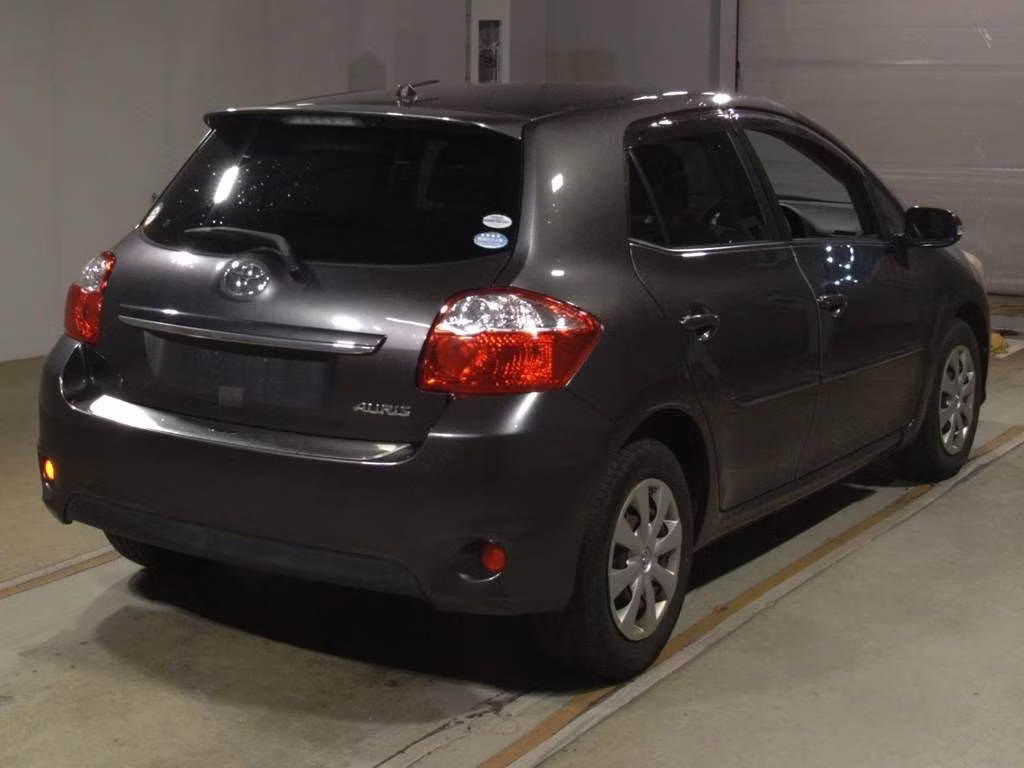 TOYOTA AURIS