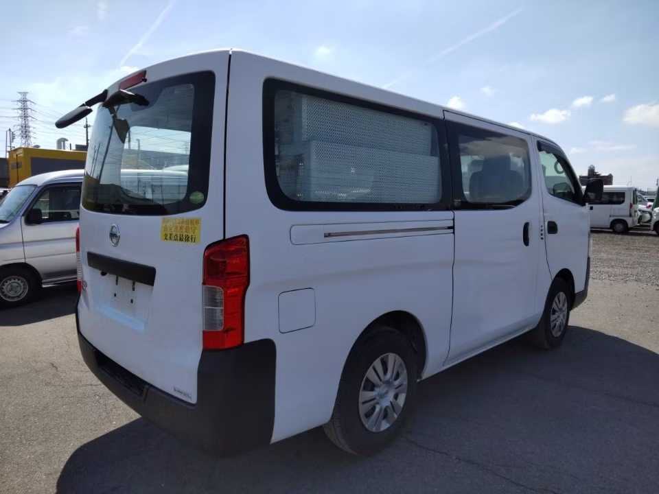NISSAN NV350 CARAVAN