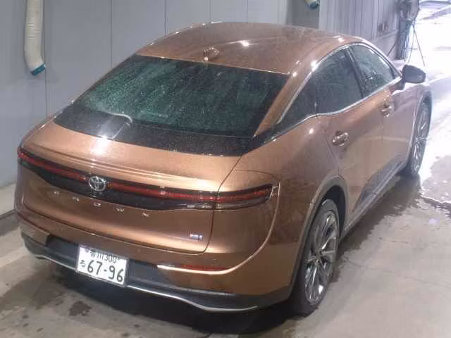 TOYOTA CROWN