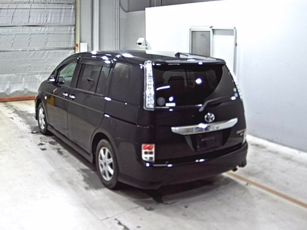 TOYOTA ISIS