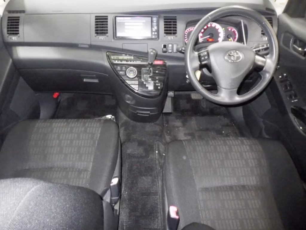 TOYOTA ISIS