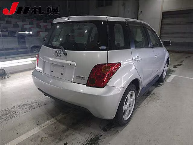 TOYOTA IST