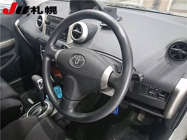 TOYOTA IST