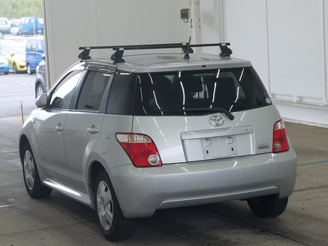 TOYOTA IST