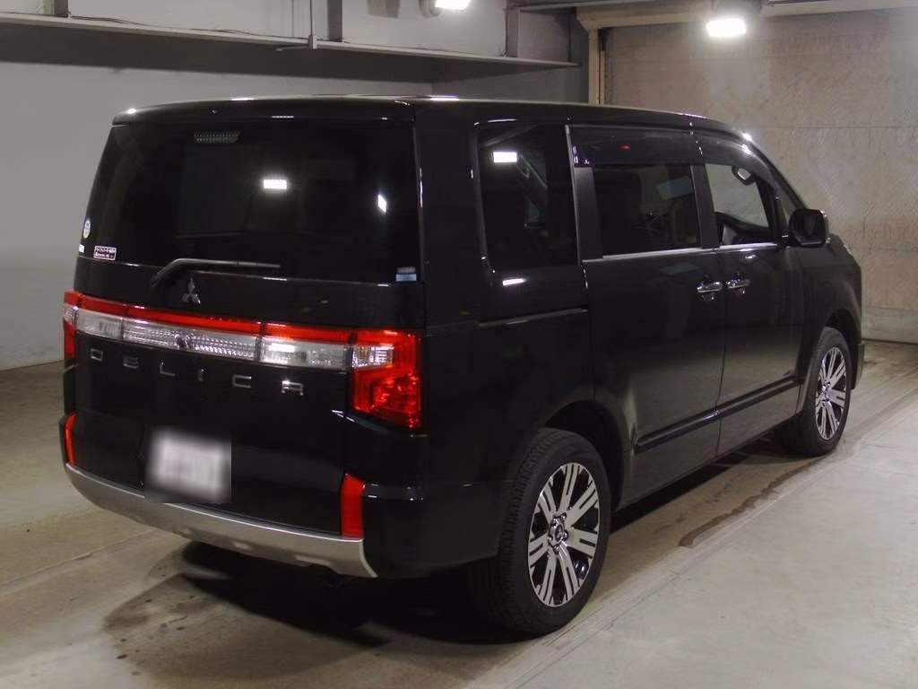 MITSUBISHI DELICA D:5