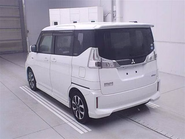 MITSUBISHI DELICA D:2