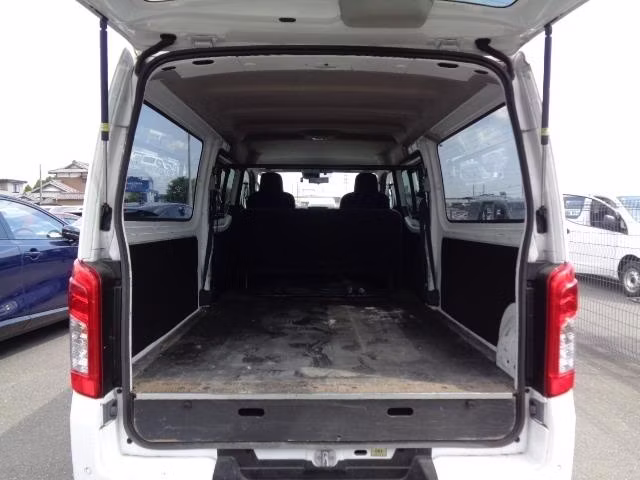 NISSAN CARAVAN