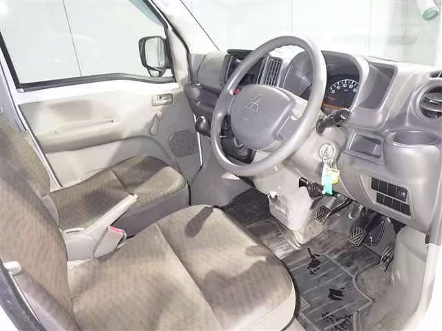 MITSUBISHI MINICAB
