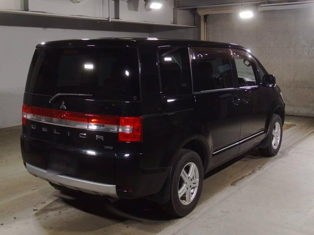 MITSUBISHI DELICA D:5