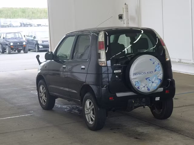 DAIHATSU TERIOS KID