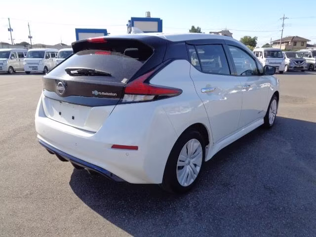 NISSAN LEAF