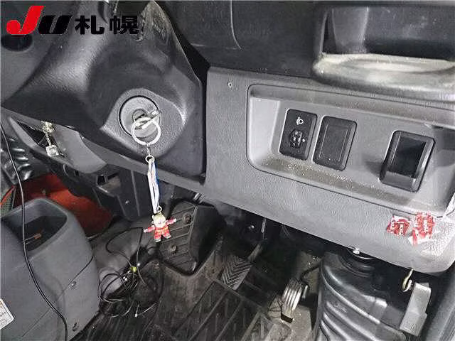 MITSUBISHI MINICAB