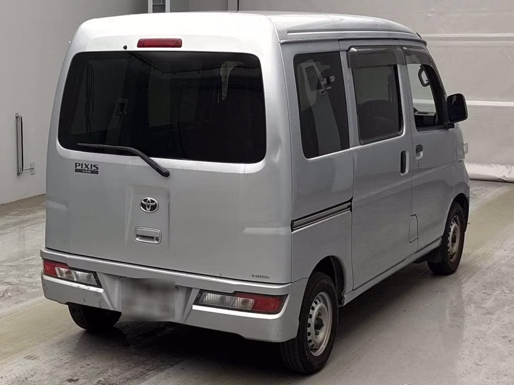 TOYOTA PIXIS VAN