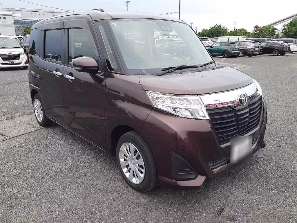 TOYOTA ROOMY