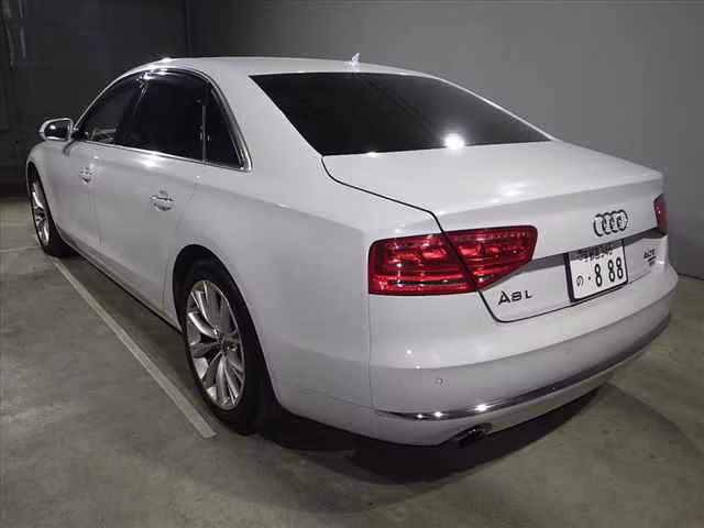 AUDI A8