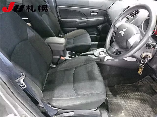 MITSUBISHI RVR