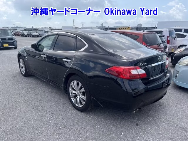NISSAN FUGA