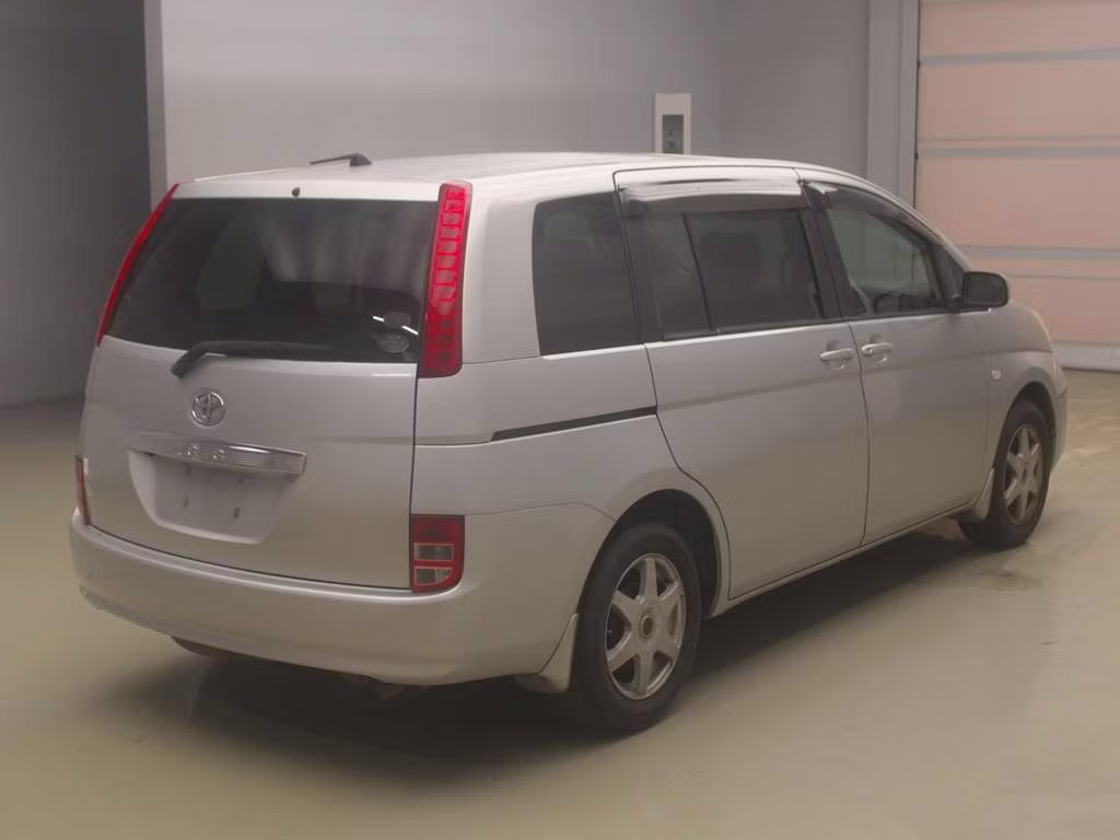 TOYOTA ISIS