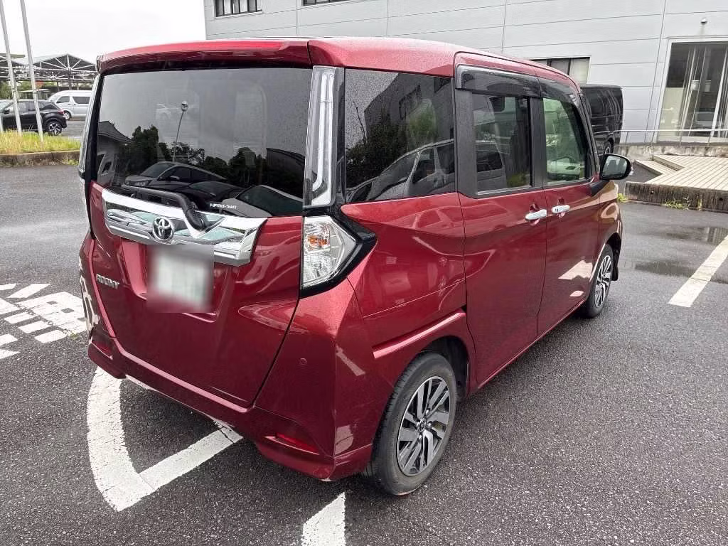 TOYOTA ROOMY