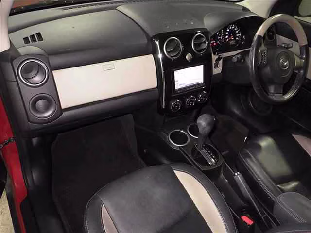 MAZDA VERISA